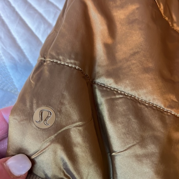 Lululemon non Stop reversible Bomber Jacket. NWT size 8. Sandy Dune Brown color - Picture 5 of 9
